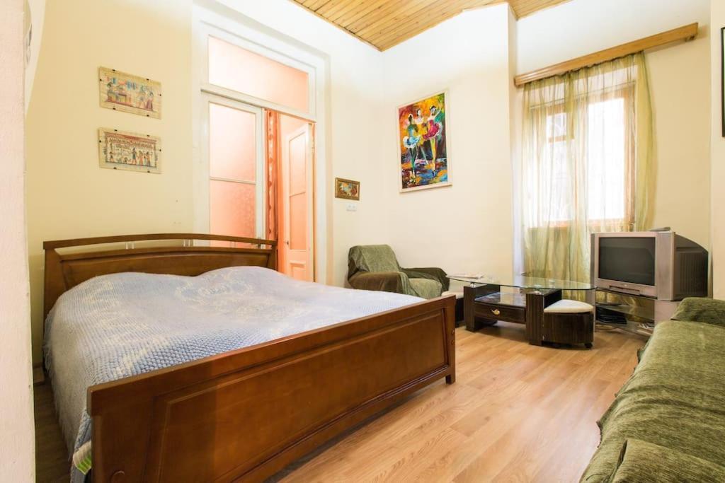 Nataly Apartament-Old Tbilisi Center Dış mekan fotoğraf