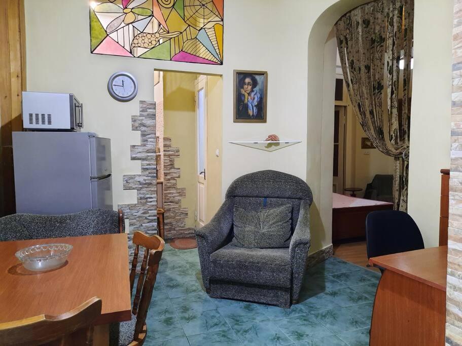 Nataly Apartament-Old Tbilisi Center Dış mekan fotoğraf